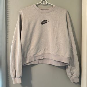 Cropped Nike Crew Neck